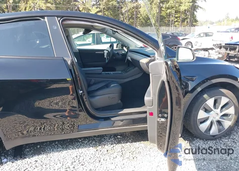 2023 Tesla Model Y Awd/Long Range Dual Motor All-Wheel Drive from USA, damaged, VIN 7SAYGDEE7PF853133